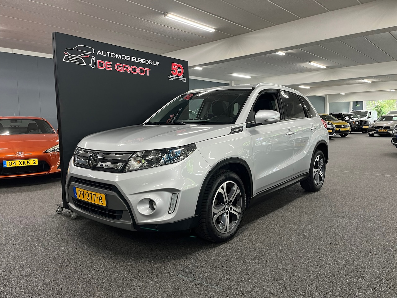 Suzuki Vitara - 1.6 High Executive / Carplay / Pano / NL-auto - AutoWereld.nl