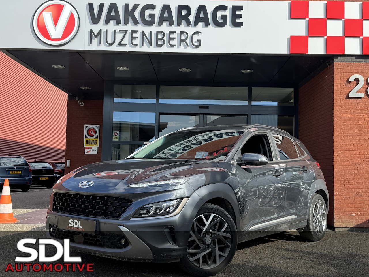 Hyundai Kona - 1.6 GDI HEV Premium // NAVI // CAMERA // CLIMA // ADAPTIVE CRUISE // APPLE CARPLAY / ANDRO - AutoWereld.nl