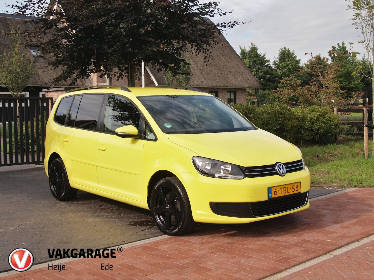 Volkswagen Touran - 1.4 TSI Comfortline EcoFuel | CNG Aardgas | Camera | DSG Automaat | Trekhaak | Dealer Onde - AutoWereld.nl