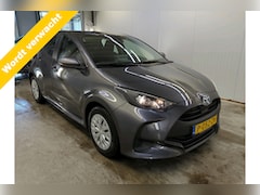 Toyota Yaris - 1.5 Hybrid AUT 1e Eig Ned Auto Camera Carplay VERWACHT