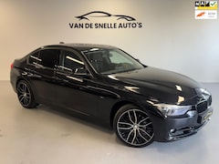 BMW 3-serie - 320i High Executive AUTOMAAT/PDC/I-DRIVE/NAP