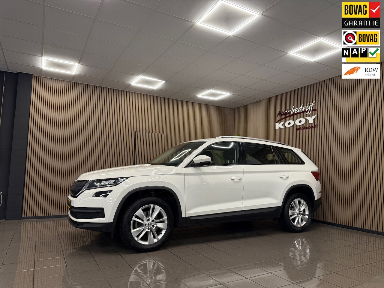 Skoda Kodiaq - 1.5 TSI Ambition Business * Automaat / Carplay / Trekhaak / 18" LM Velgen / NL Auto * - AutoWereld.nl