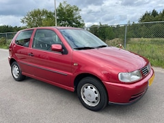 Volkswagen Polo - 1.6