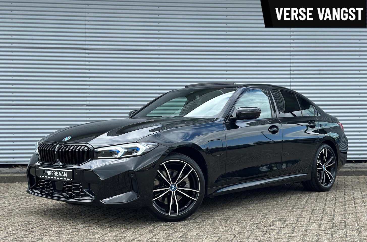 BMW 3-serie - 330e xDrive Sedan Hybrid | Full Option | M Sport | Glazen Schuifdak | H&K | Innovation | H - AutoWereld.nl
