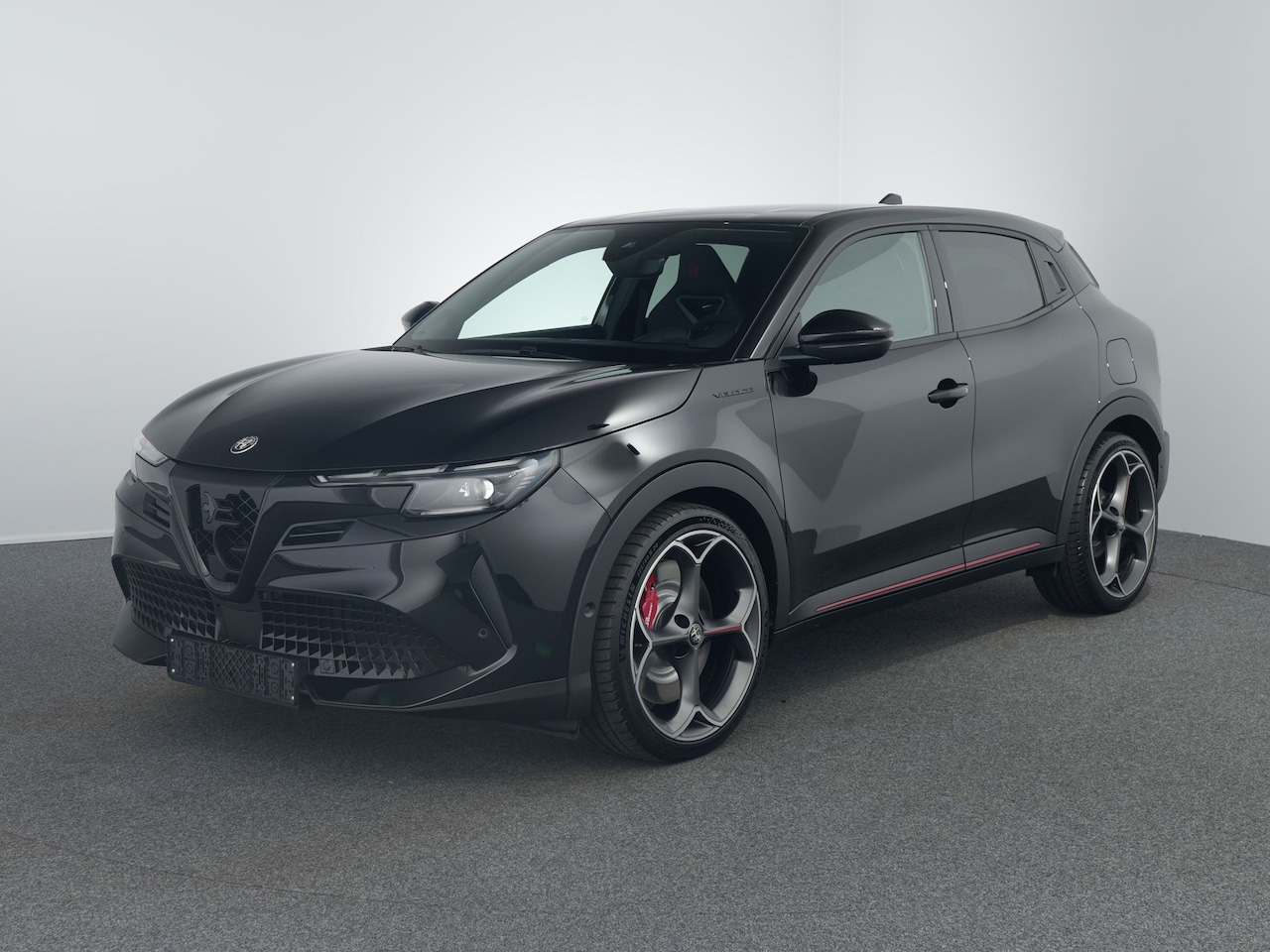 Alfa Romeo Junior - Veloce | SABELT sportstoelen | Sportpakket | 20 inch velgen | Stoelverwarming | Technology - AutoWereld.nl