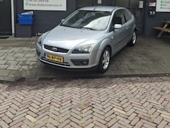 Ford Focus - 1.6-16V First Edition