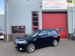 Mitsubishi Outlander - 2.0 PHEV Instyle+ Leer Trekhaak Navi Schuifdak BOMVOL opties