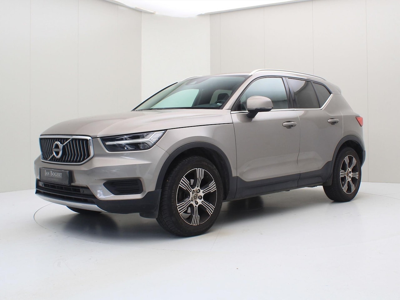 Volvo XC40 - T3 163pk Geartronic Inscription [ TREKHAAK+LED+STOELVERWARMING+ARIANNE+PDC+CRUISE ] - AutoWereld.nl