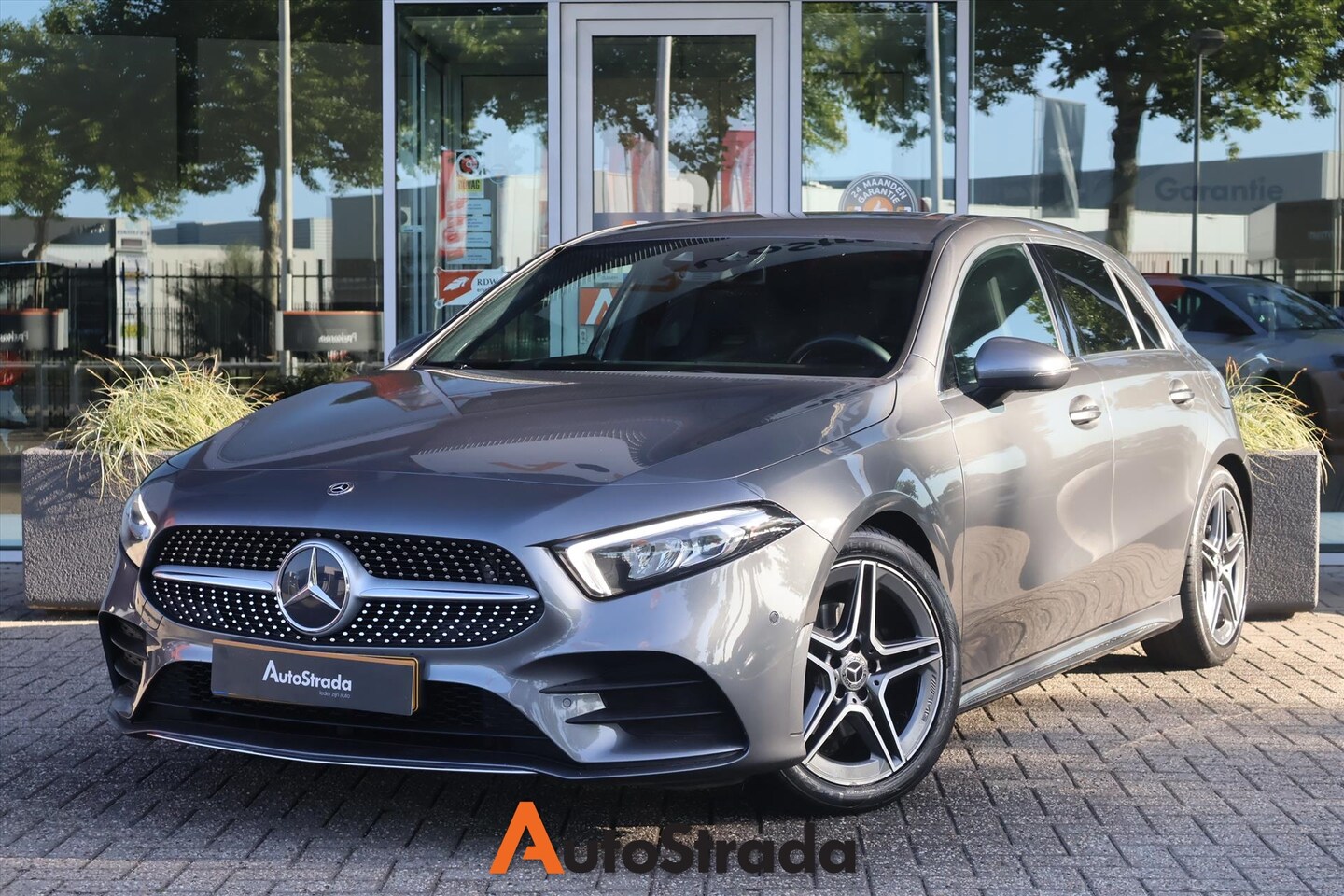 Mercedes-Benz A-klasse - A 180 AMG-Line 136pk 7G-DCT | Stoelverwarming | Navi | Cruise | Climate - AutoWereld.nl