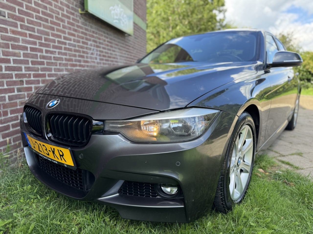 BMW 3-serie - 320i High Exe*2013*M-Pakket|Ecc|Cruise|O-dak|Leder - AutoWereld.nl