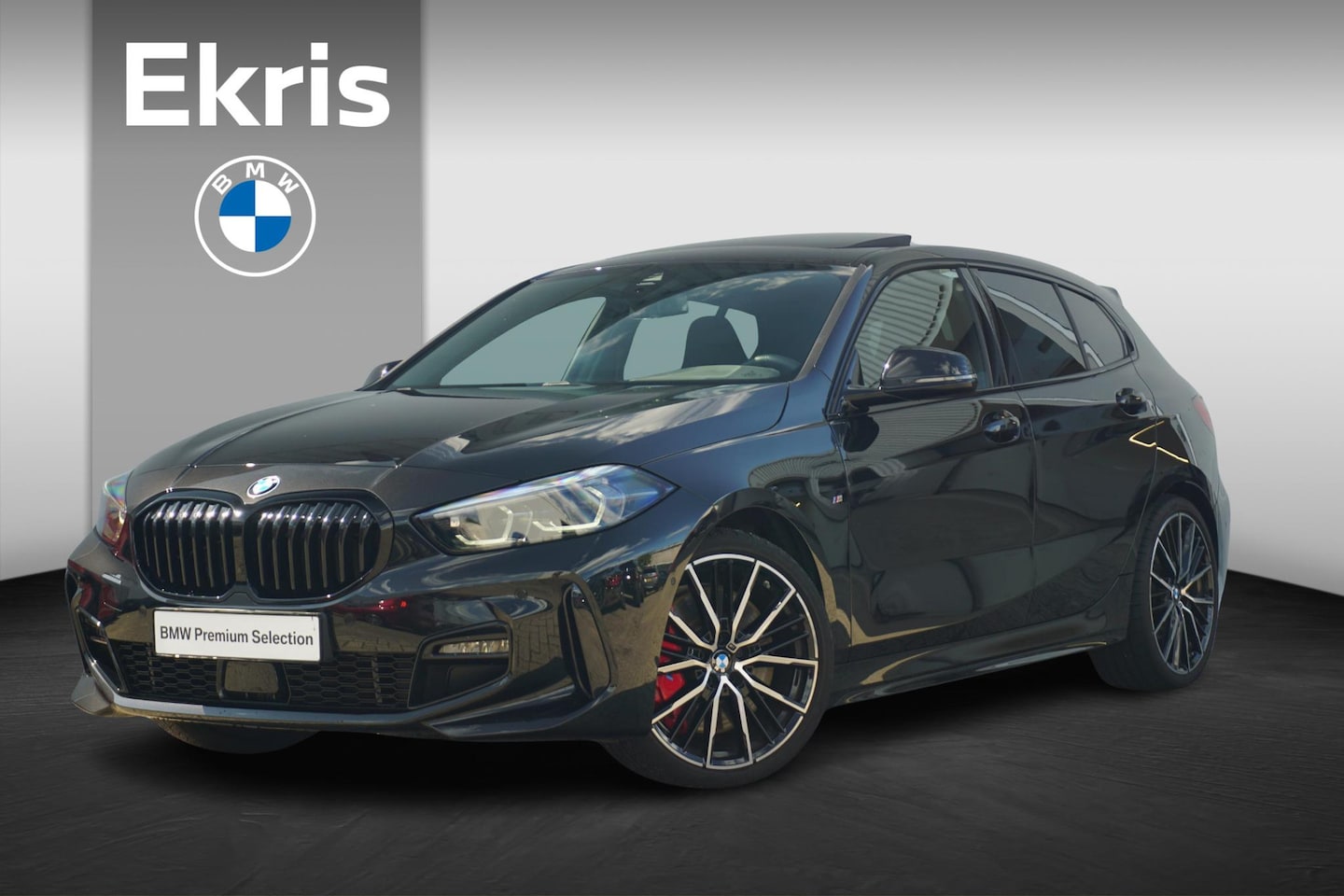 BMW 1-serie - 5-deurs 118i M Sportpakket Pro 19'' / Panoramadak / Comfort Access / Elektrisch verwarmde - AutoWereld.nl