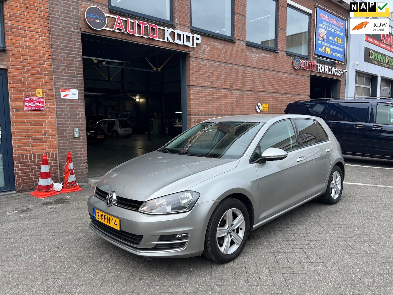 Volkswagen Golf - 1.4 TSI Highline 5drs Navi Clima Schade NAP - AutoWereld.nl