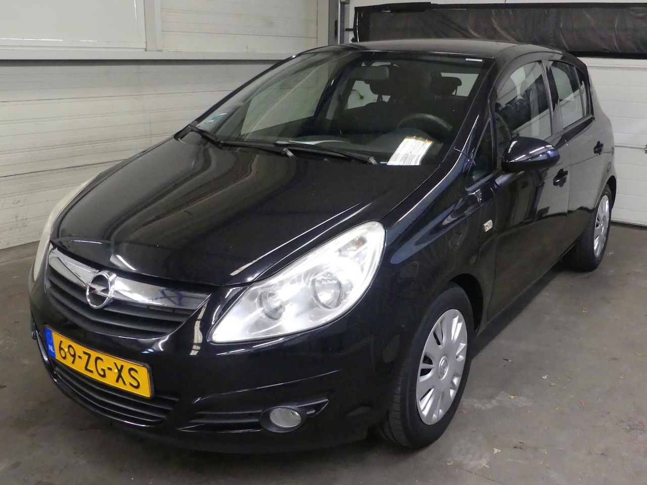 Opel Corsa - 1.4-16V Enjoy - Airco - 5 deurs - Mooie auto! - AutoWereld.nl