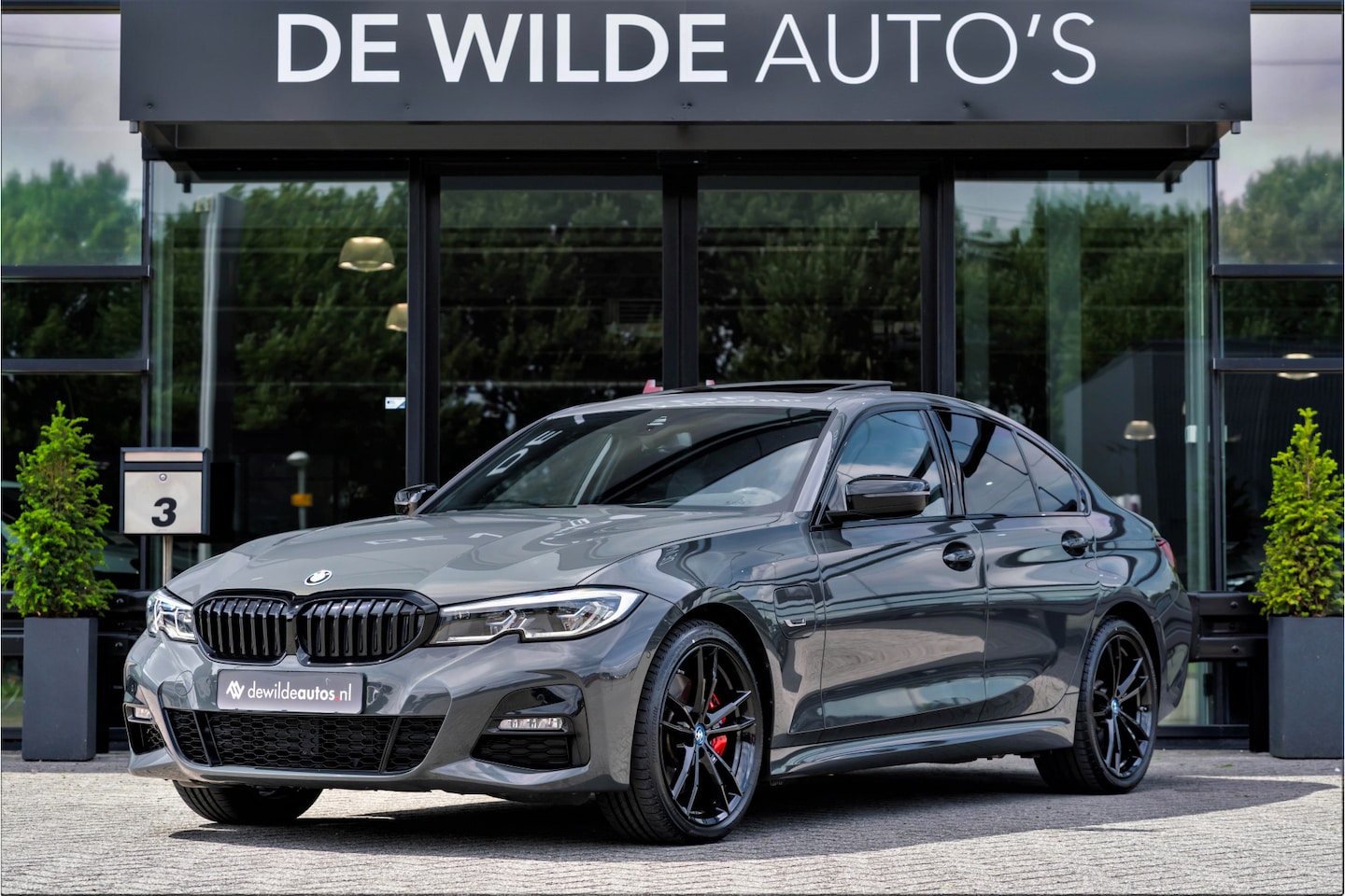 BMW 3-serie - 330e M-sport 292pk Dravit Schuifdak Laser Memory Head-up 19-inch - AutoWereld.nl