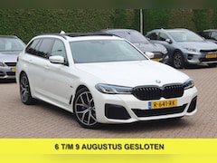 BMW 5-serie Touring - 530e Business Ed. M Sport 44.229 km / Trekhaak / Panoramadak / Head-up / 19'' / Laser LED