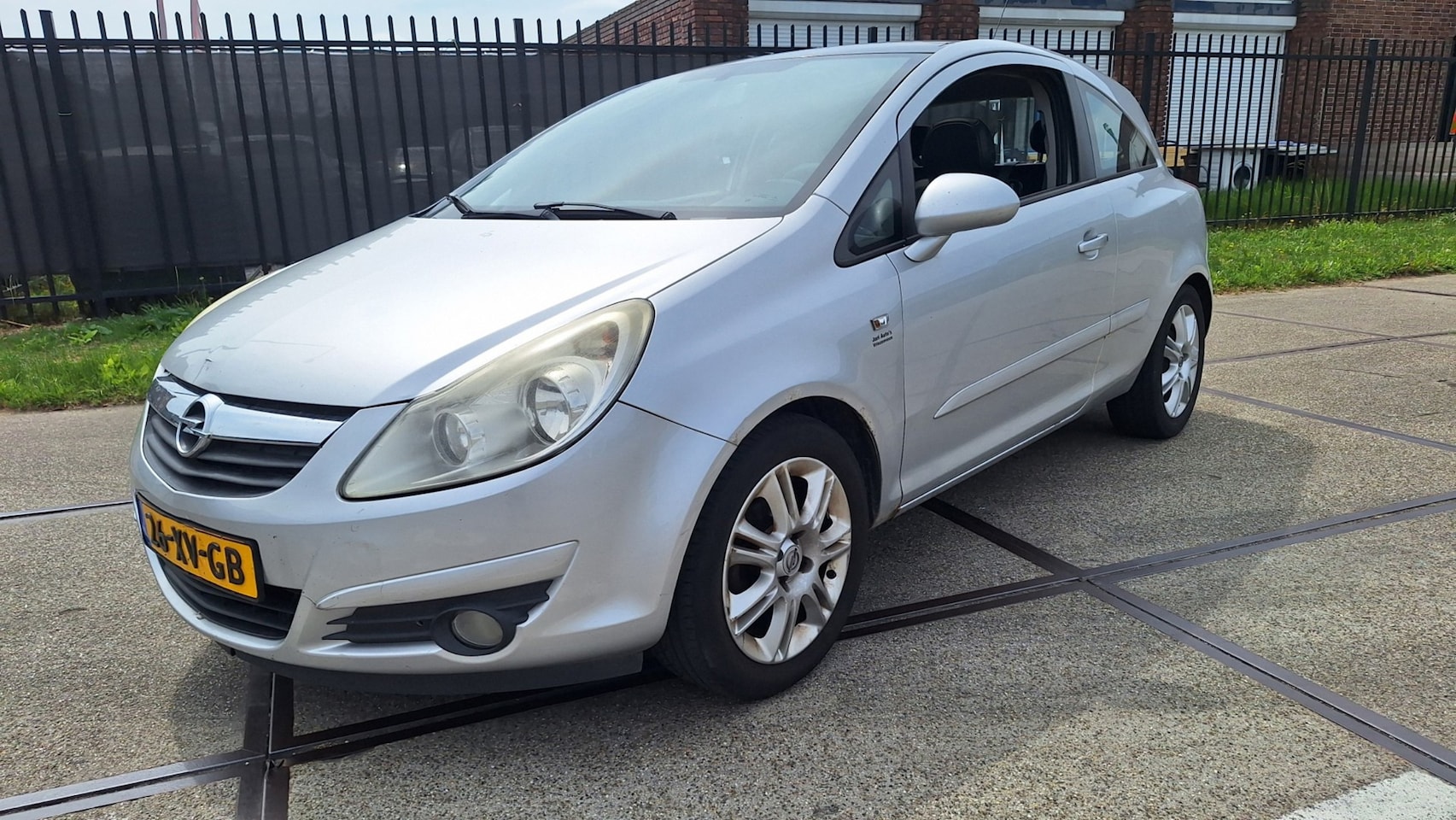 Opel Corsa - 1.4-16V Cosmo 1.4-16V Cosmo - AutoWereld.nl