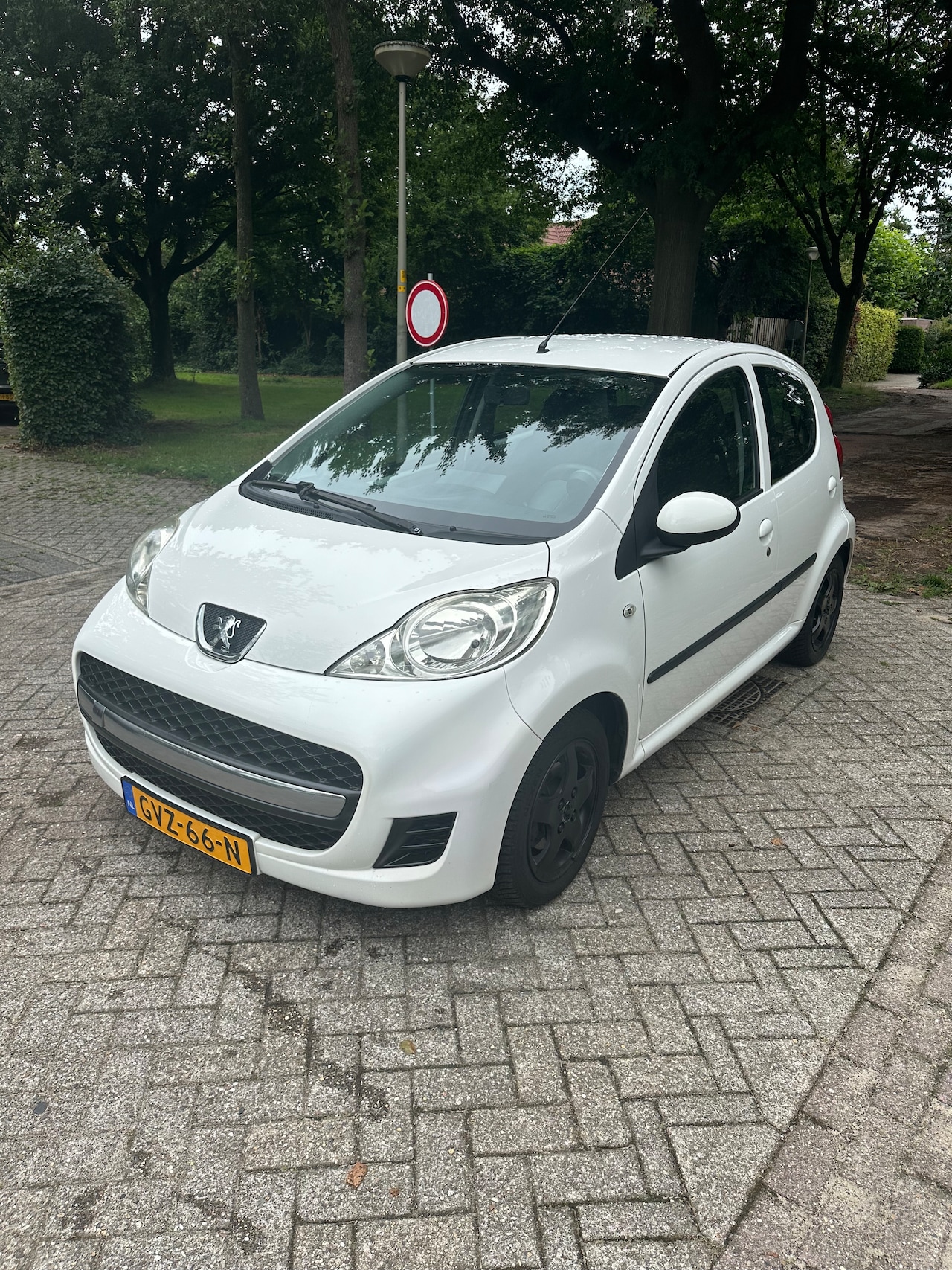 Peugeot 107 - 1.0-12V XR Te koop: Sportieve Peugeot 107 | 2011 | 87.684 km | APK tot dec. 2025 | Wireless CarPlay | - AutoWereld.nl