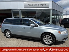 Volvo V70 - 2.0 Momentum, lederen interieur, climatronic, cruisecontrol, pdc, trekhaak, zeer nette aut