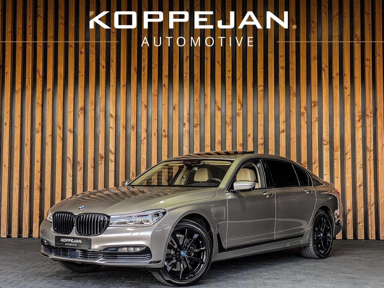 BMW 7-serie - 740Le 326PK Automaat xDrive iPerformance High Executive | FULL OPTIONS | VIERWIELBESTURING - AutoWereld.nl