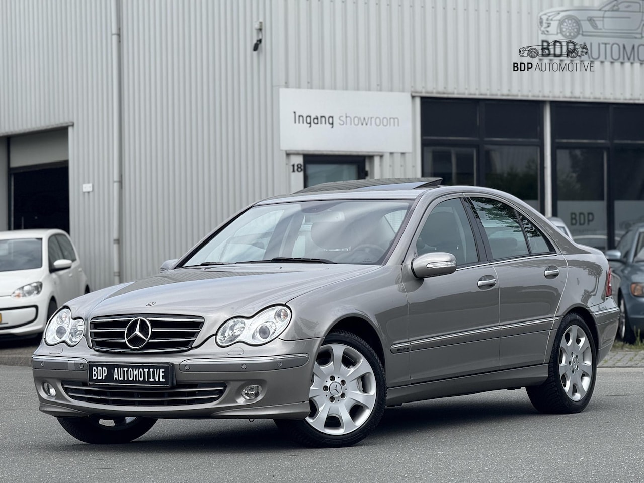 Mercedes-Benz C-klasse - 350 Elegance 272 PK/AUTOMAAT/LEER/SCHUIFDAK/APK 2027! - AutoWereld.nl