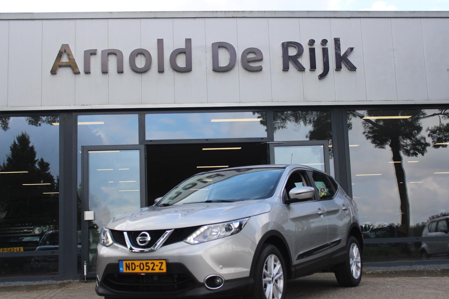 Nissan Qashqai - 1.2 Acenta AUTOMAAT! WEINIG KM! - AutoWereld.nl