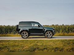 Land Rover Defender 90 - 5.0 P525 V8 in British Racing Green