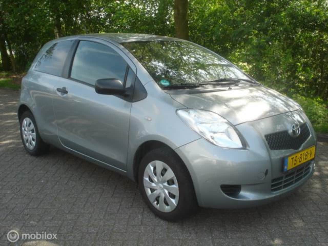 Toyota Yaris - 1.0 VVTi Terra Airco Trilling motor - AutoWereld.nl