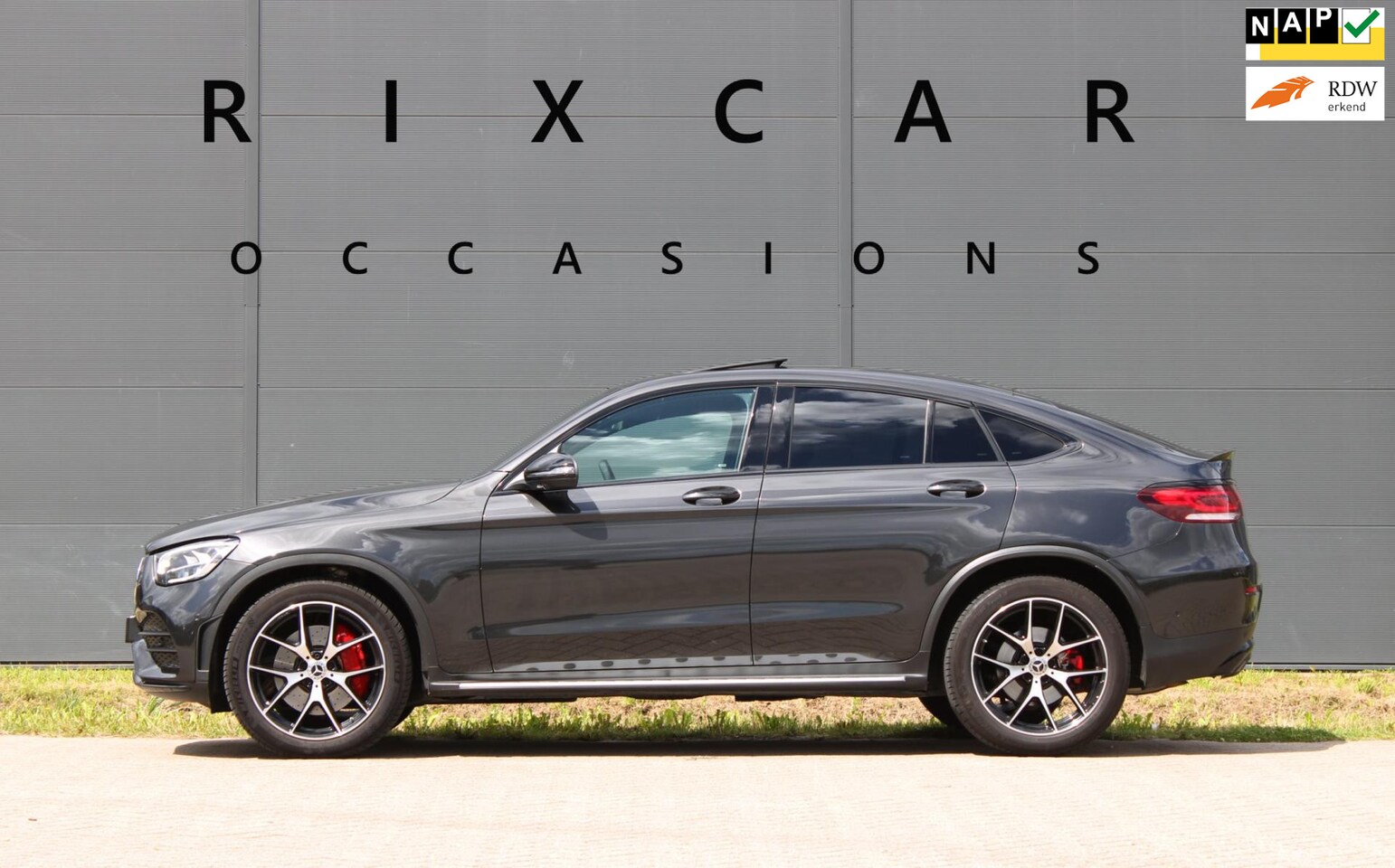 Mercedes-Benz GLC-klasse Coupé - 300e 4MATIC Premium Plus Schuifdak !!NIEUWBINNEN!! - AutoWereld.nl