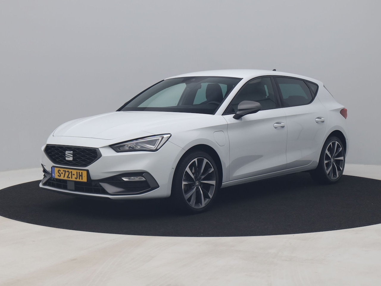 SEAT Leon - 1.4 TSI eHybrid PHEV FR Business Intense | CAMERA | ADAPTIVE | KEYLESS | STOEL- EN STUURVE - AutoWereld.nl
