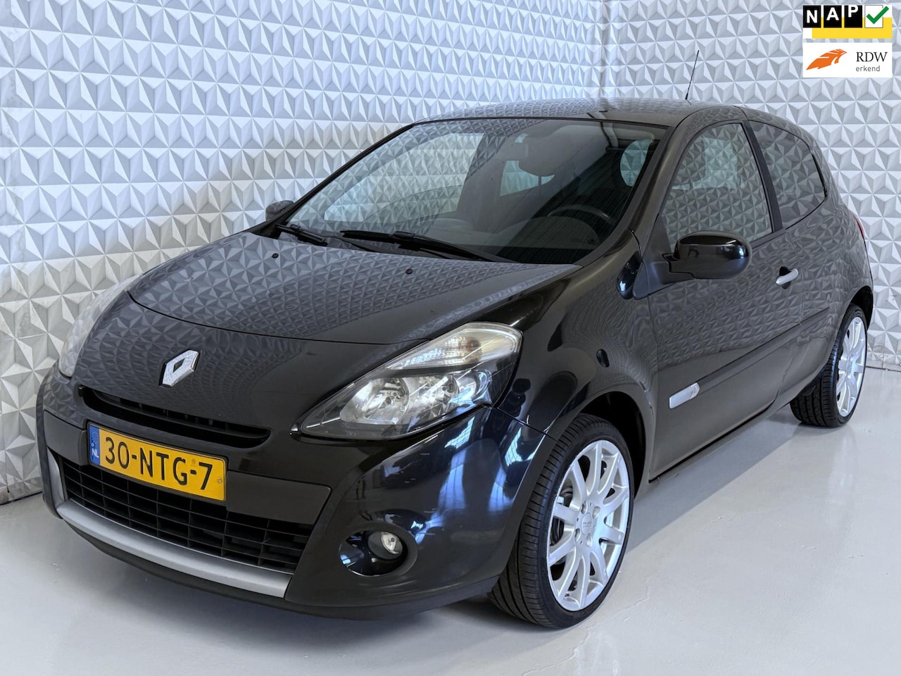 Renault Clio - 1.2 TCe Collection Airco Cruise FACELIFT (2011) - AutoWereld.nl