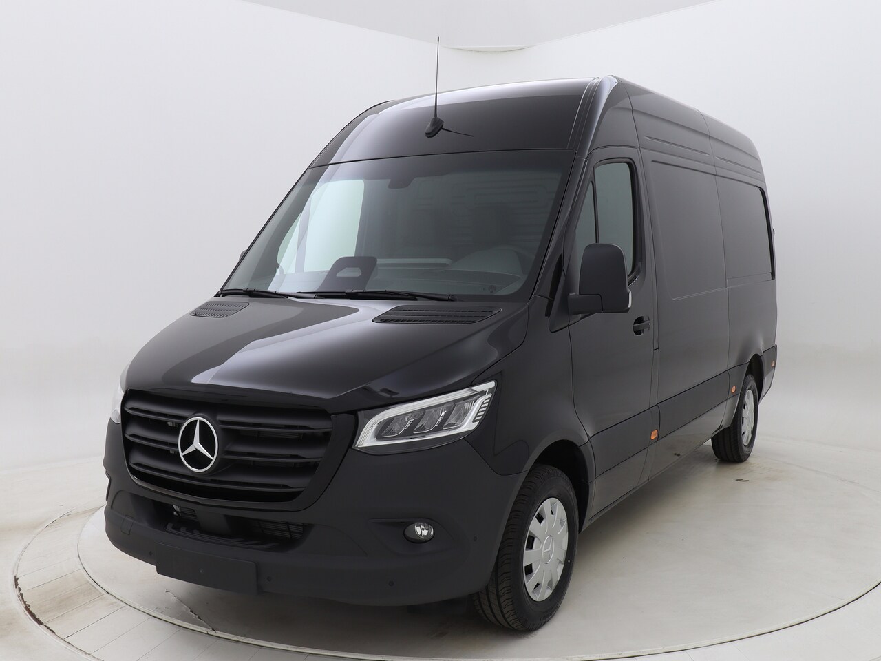 Mercedes-Benz Sprinter - 315 CDI 150pk Automaat L2H2 RWD PRO 3,5 t trekhaak voorbereiding - AutoWereld.nl