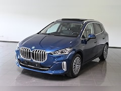 BMW 2-serie Active Tourer - 225e xDrive LUXURY * LED, NAVI+, LEDER, PANORAMA, TREKH, DRIV. ASS+, 17-inch LMV * 1e EIG