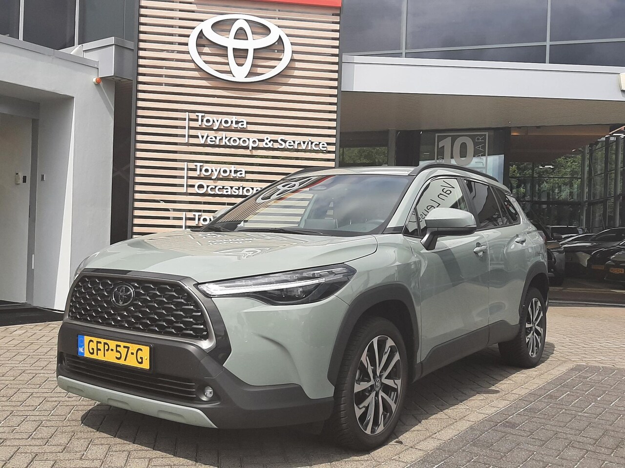 Toyota Corolla Cross - Hybrid 140 Dynamic NAVI APPLE/ANDROID AD-CRUISE DAB+ KEYLESS BLUETOOTH 17"LMV - AutoWereld.nl
