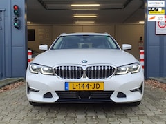 BMW 3-serie Touring - 330e High Executive / PANO / ELEKTR. TREKH. / LASER / KEYLESS / HEAD-UP / ACC / HARM-KARD