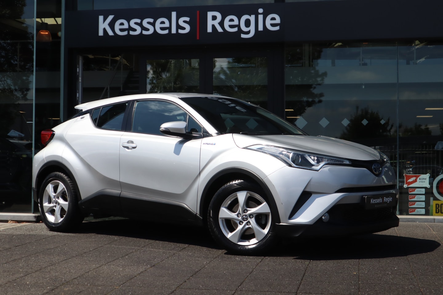 Toyota C-HR - 1.8 Hybrid Dynamic Camera Trekhaak Navi - AutoWereld.nl
