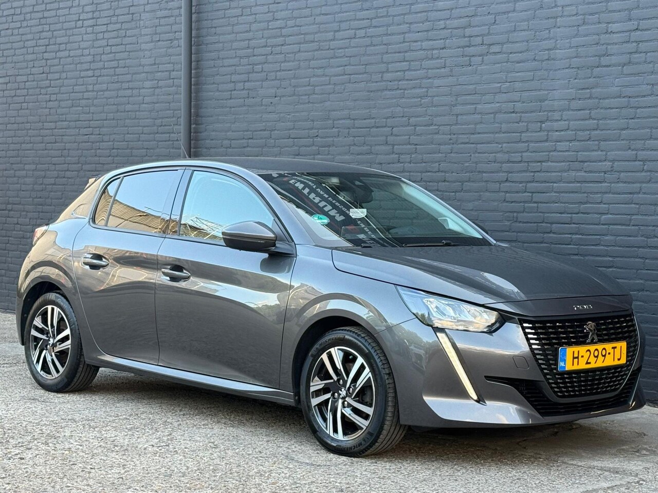 Peugeot 208 - 1.2 PureTech Blue Lease Allure|CRUISE|DIGITAL DASH|NWE D-RIEM|CAMERA - AutoWereld.nl