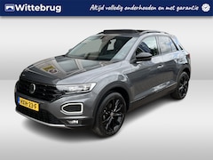 Volkswagen T-Roc - 1.5 TSI Sport / AUTOMAAT/ PANO/ KEYLESS/ APP-CONNECT/ 18" LMV/ PARK. SENSOREN + CAMERA/ RI