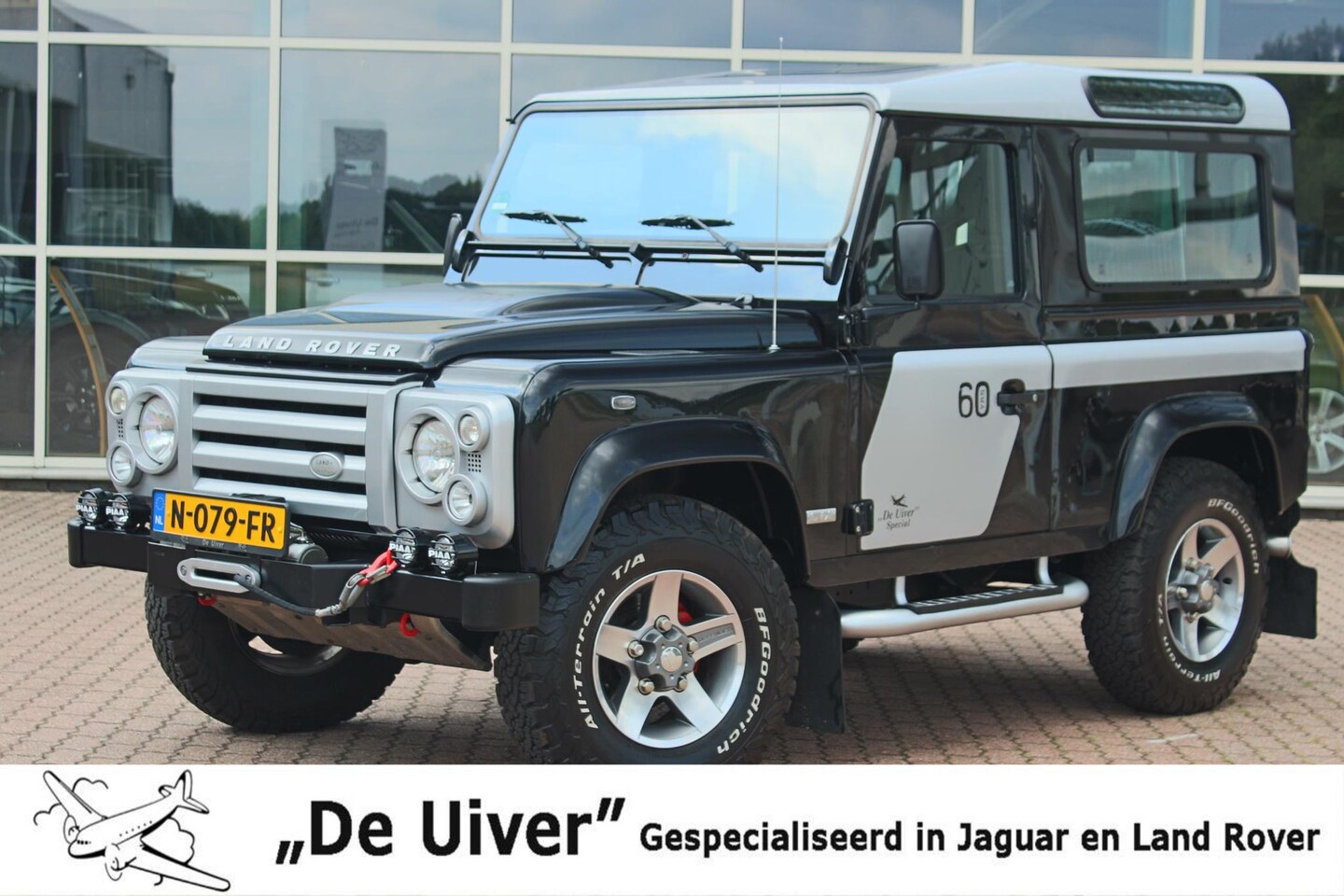 Land Rover Defender 90 - 2.4 TD SW SVX 60th Anniversary „De Uiver” Special - AutoWereld.nl