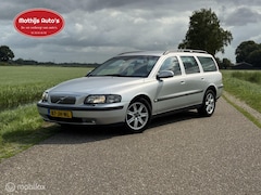 Volvo V70 - 2.4 T automaat leder 200pk nette auto