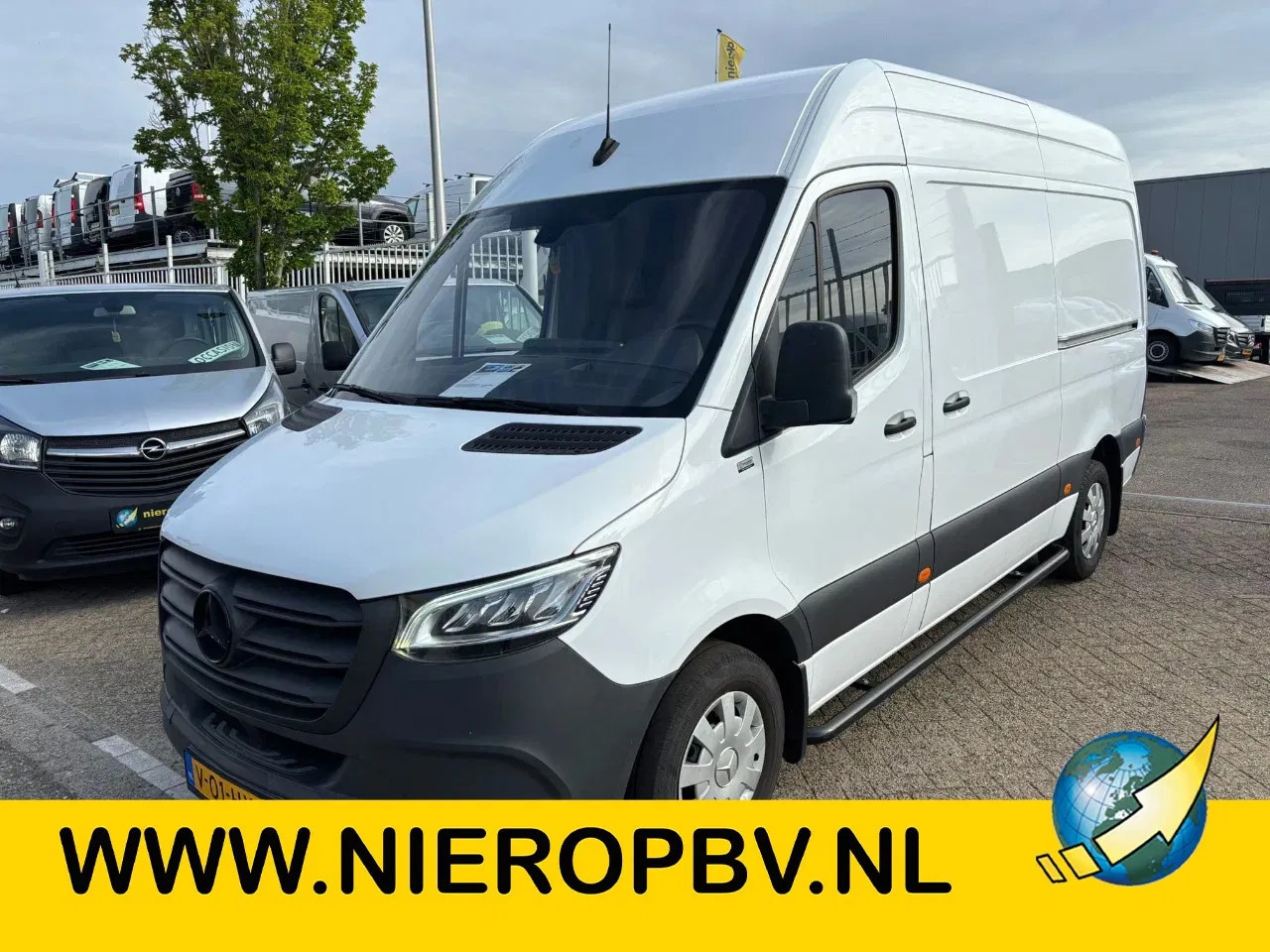 Mercedes-Benz Sprinter - 317CDI L2H2 Automaat Airco Cruisecontrol Xenon Dubbele Schuifdeur - AutoWereld.nl