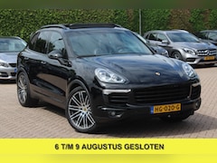 Porsche Cayenne - 3.0 S E-Hybrid / Panoramadak / Camera / Luchtvering / 21'' / Leder / Keyless / Navigatie /