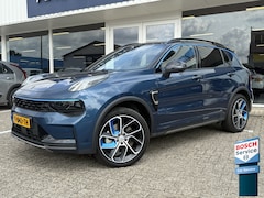 Lynk & Co 01 - 1.5 | Automaat | Zwarte hemel | LED | 360 camera | Keyless | Adapt. Cruise | Apple Carplay