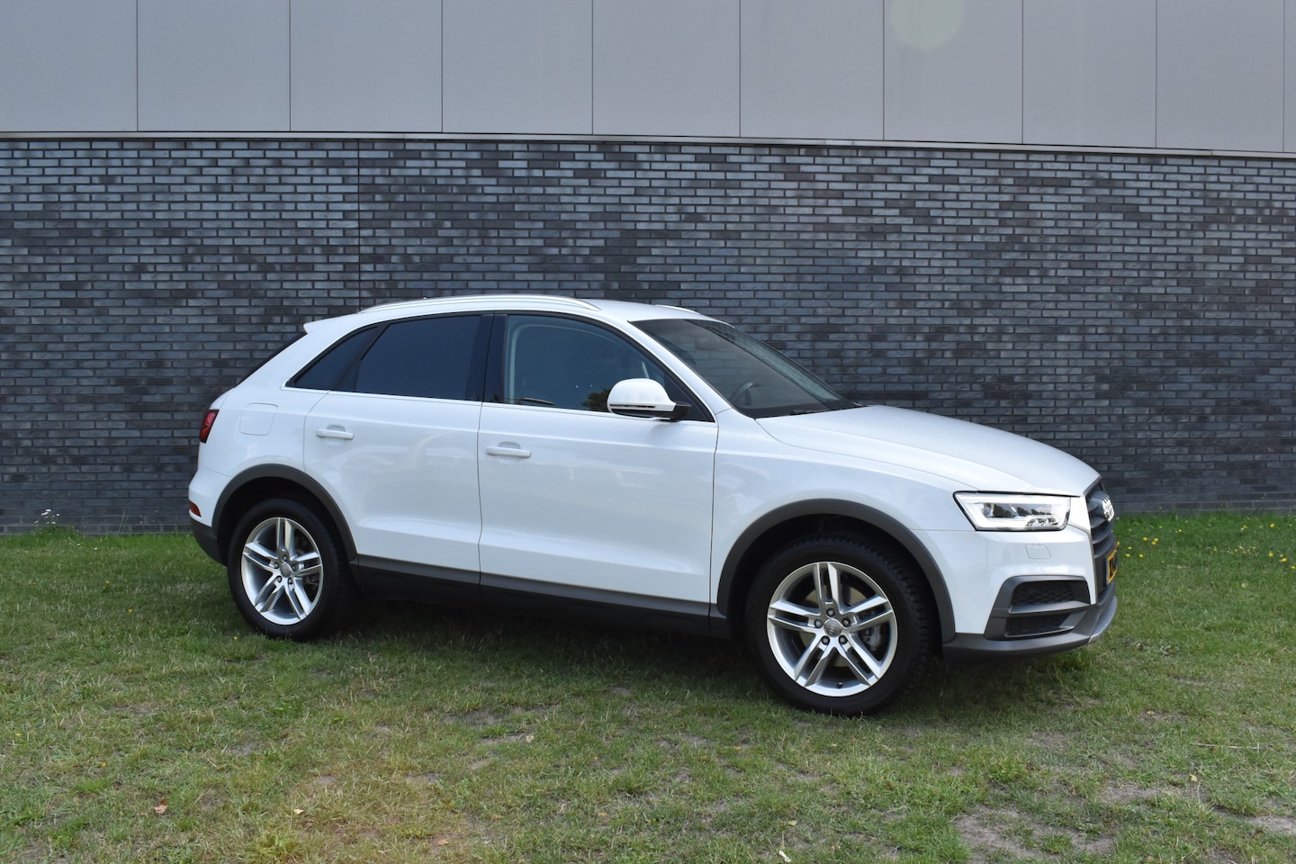 Audi Q3 - 1.4 TFSI CoD Sport Advance Sport Automaat elec-achterklep Stoelverwarming - AutoWereld.nl