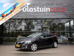 Volvo V40 Cross Country - 1.5 T3 Momentum , Trekhaak, PDC, Stoelverwarming,