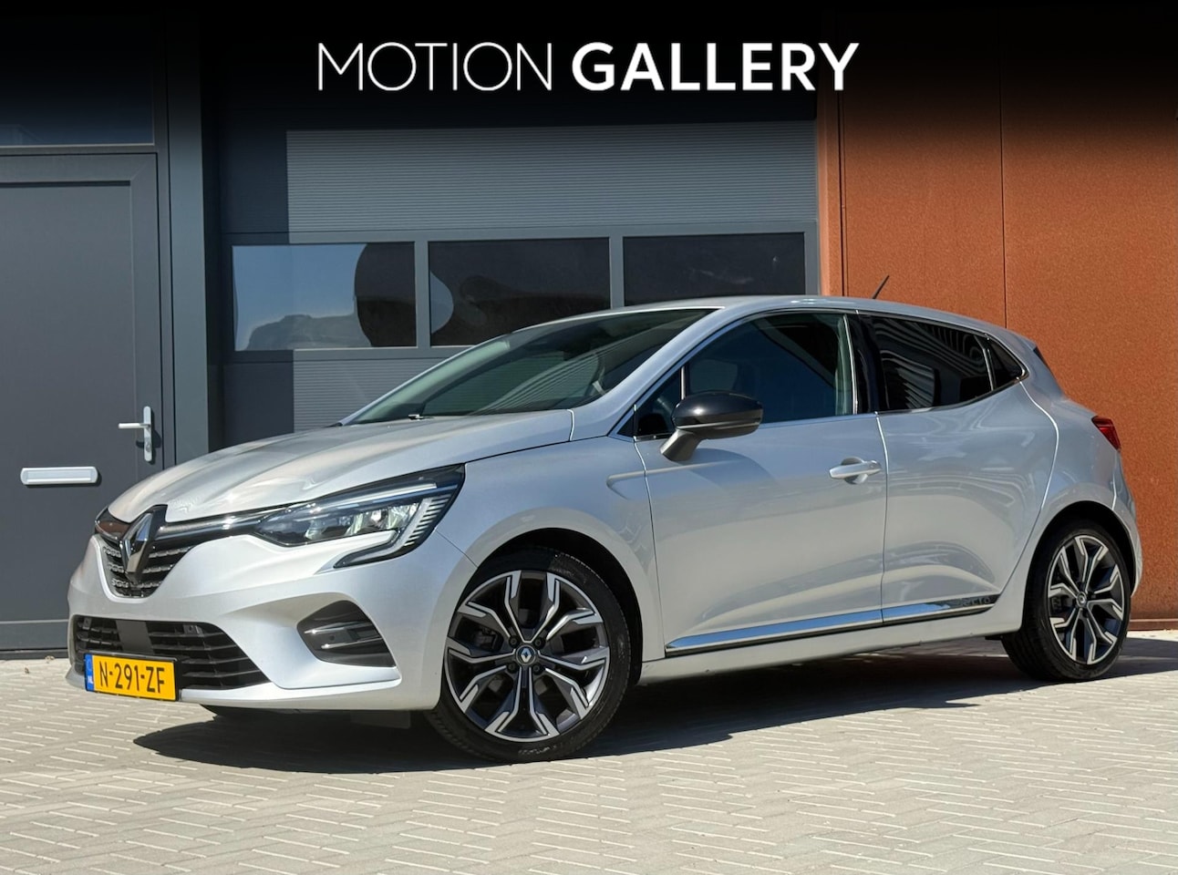 Renault Clio - 1.0 TCe Intens | Digital Cockpit | NAVI | CarPlay | LED | Cruise | Clima | PDC | LM | Came - AutoWereld.nl