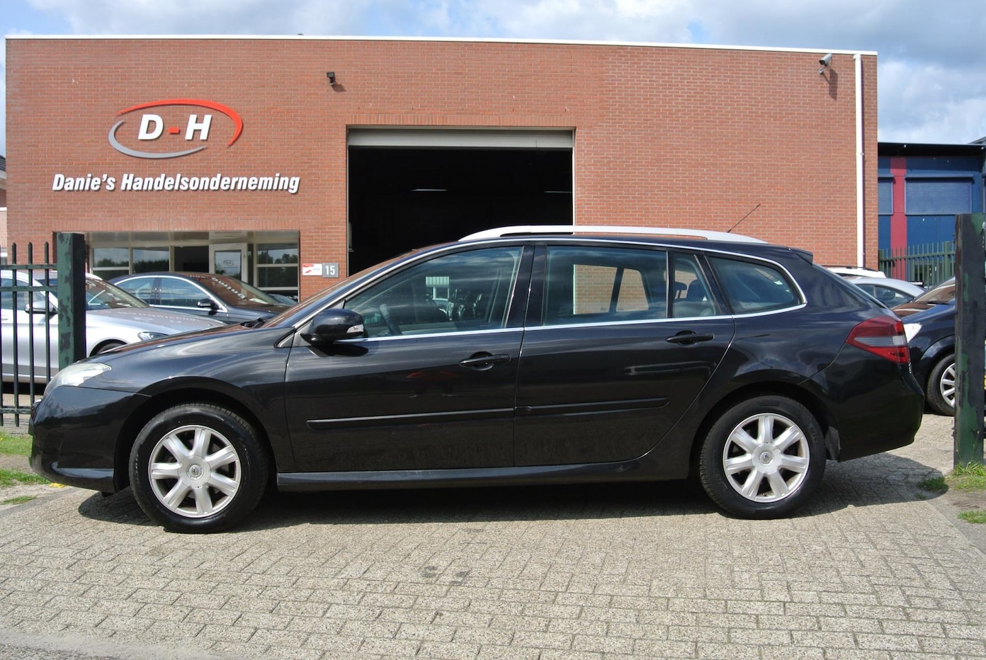 Renault Laguna Estate - 2.0 16V Dynamique airco inruil mogelijk nap - AutoWereld.nl