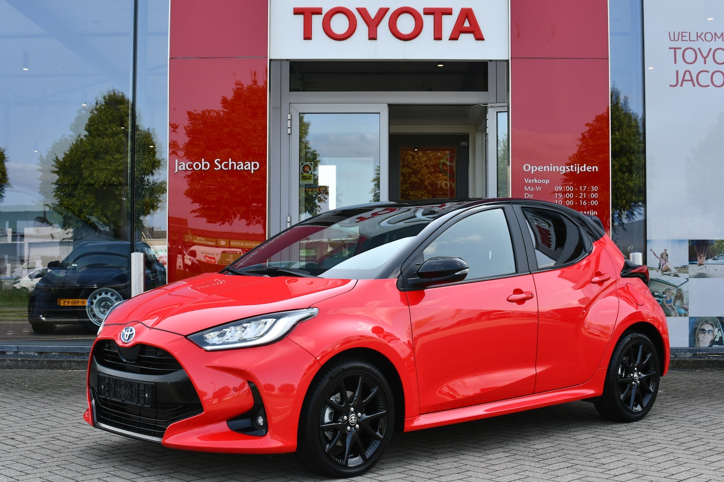 Toyota Yaris - 1.5 Hybrid Executive Limited Automaat 116pk | Head up | Stoel- & Stuur verwarming | BSM | - AutoWereld.nl