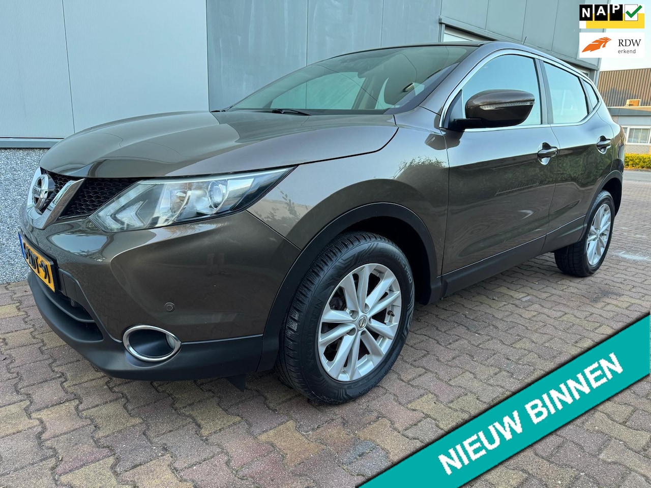 Nissan Qashqai - 1.2 Acenta 1.2 Acenta ( TREKHAAK + AIRCO ) - AutoWereld.nl
