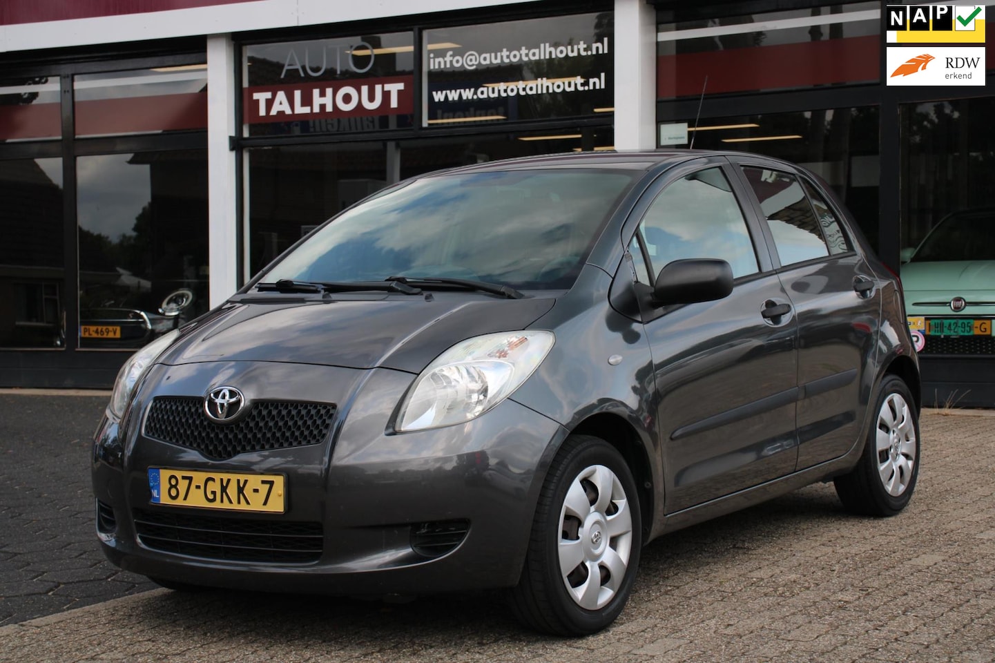 Toyota Yaris - 1.3 VVTi Sol - 5 DEURS, NW APK, IJSKOUDE AIRCO, ELEK RAMEN - AutoWereld.nl