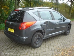 Peugeot 207 SW - 1.4 X-line Zijschade en Distributie defect